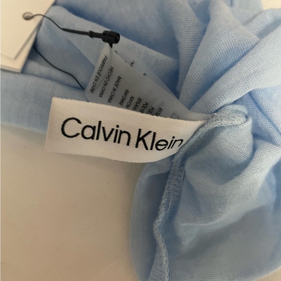 NWT Calvin Klein scarf/ wrap/ shawl/ capelet/ halter top in light blue. - Picture 6 of 13